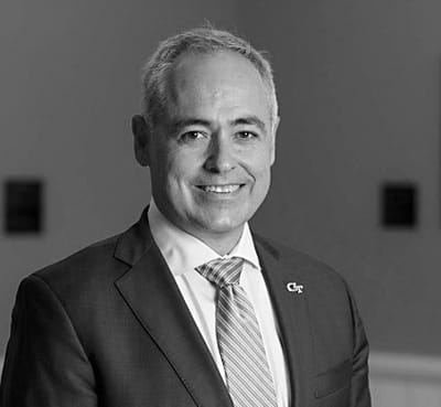 Dr. Ángel Cabrera